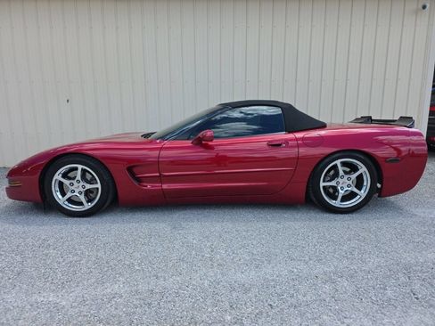 Used 2004 Chevrolet Corvette Convertible w/ Preferred Equipment Group RWD image 9