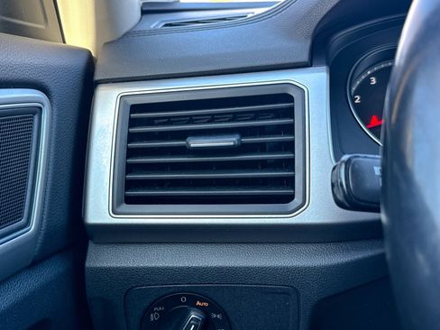 Used 2019 Volkswagen Atlas SE image 40