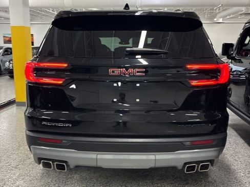 Used 2025 GMC Acadia Elevation FWD image 5