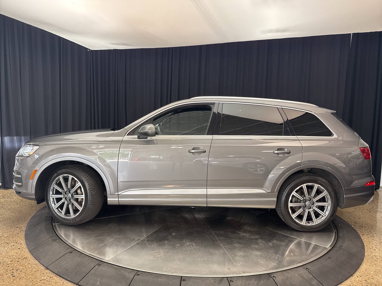 Used 2017 Audi Q7 3.0T Premium Plus w/ Premium Plus Package AWD/4WD image 3
