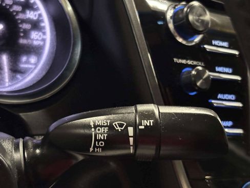 Used 2019 Toyota Camry SE FWD image 31