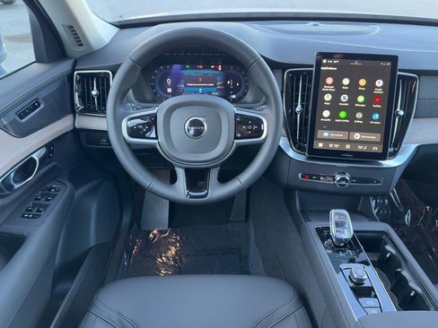 New 2025 Volvo XC90 B5 Plus image 9