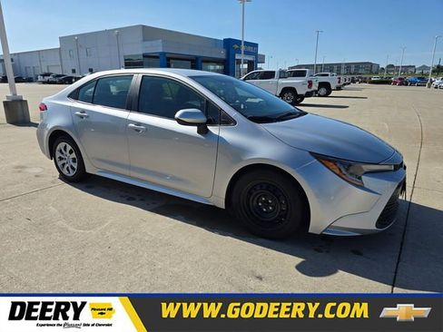 Used 2024 Toyota Corolla LE FWD image 1