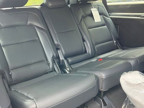 New 2025 Lincoln Navigator L Reserve w/ Jet Appearance Package image 12