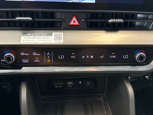 Used 2023 Kia Sportage EX FWD image 17