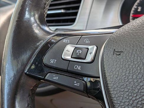 Used 2016 Volkswagen Golf SE w/ Lighting Package image 11