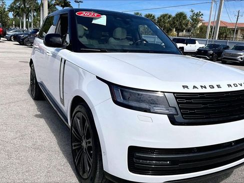 Used 2025 Land Rover Range Rover Long Wheelbase SE AWD/4WD image 12