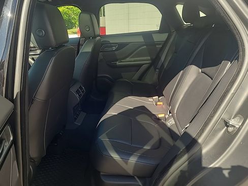 Used 2018 Jaguar F-PACE Premium AWD/4WD image 17