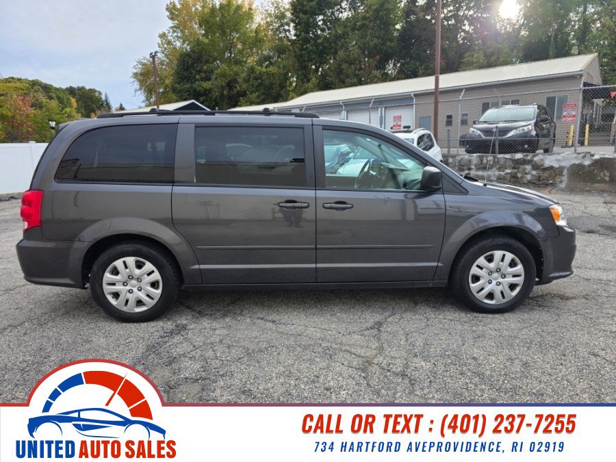 Used 2016 Dodge Grand Caravan SE w/ Quick Order Package 29E SE FWD image 6