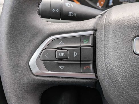 Used 2025 Jeep Compass Limited image 23