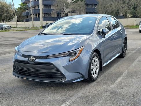 Used 2025 Toyota Corolla LE image 2