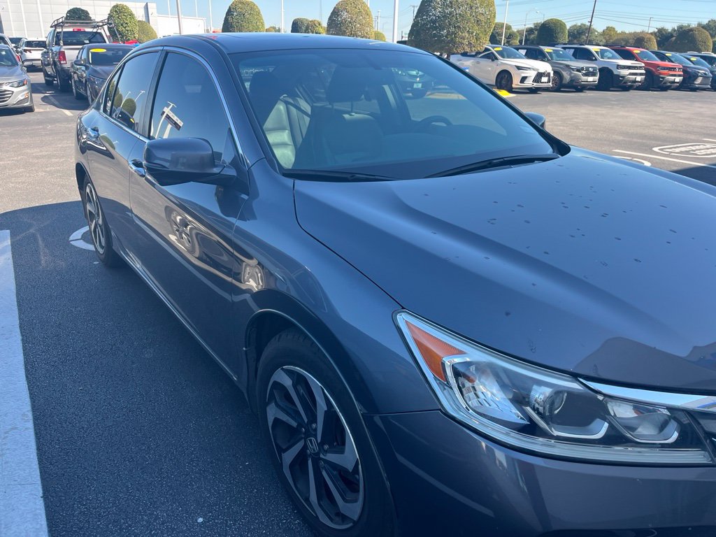 Used 2017 Honda Accord EX-L image 3