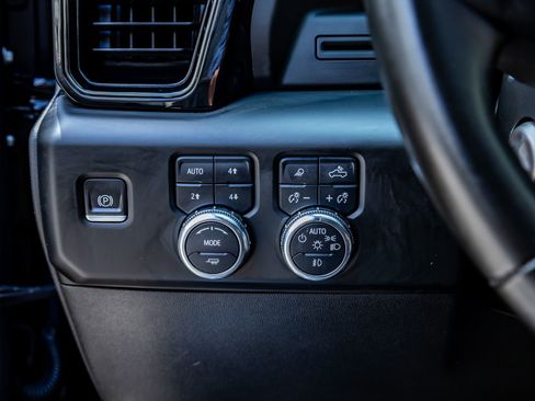 Used 2023 GMC Sierra 1500 AT4 w/ AT4 Premium Package AWD/4WD image 22