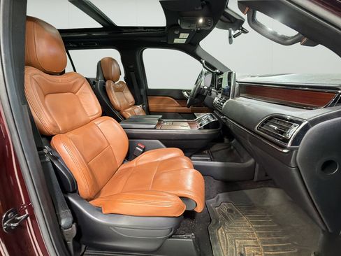 Used 2021 Lincoln Navigator L Reserve w/ Luxury Package AWD/4WD image 24
