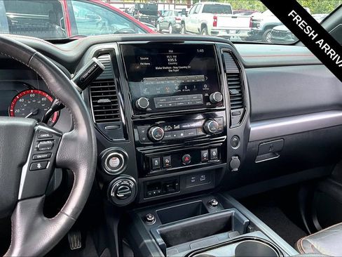 Used 2022 Nissan Titan PRO-4X w/ Pro-4x Convenience Package AWD/4WD image 9