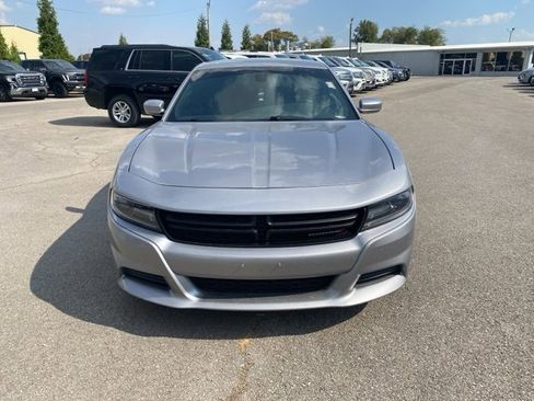 Used 2017 Dodge Charger SE w/ Popular Equipment Group image 9