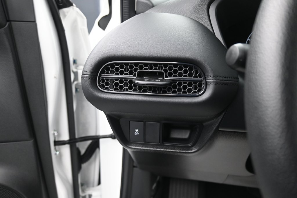 Certified 2026 Honda HR-V LX image 30