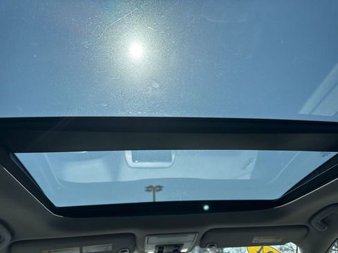 Used 2024 Honda Pilot Touring image 23