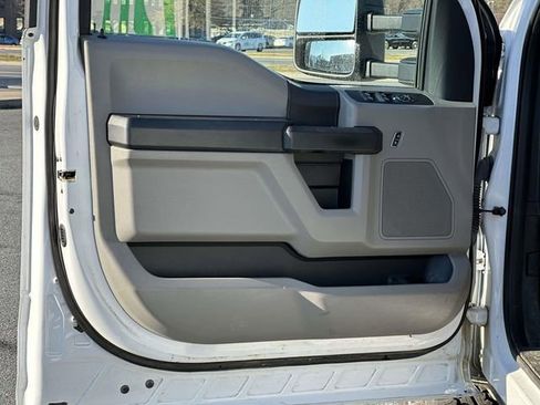 Used 2017 Ford F250 XL w/ STX Appearance Package image 9