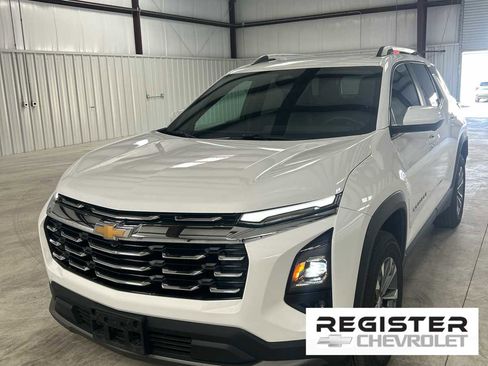 Used 2025 Chevrolet Equinox LT w/ Convenience Package II image 1