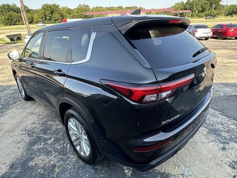 Used 2022 Mitsubishi Outlander ES FWD image 6