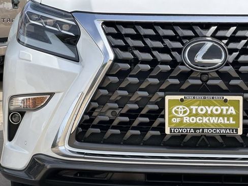 Used 2022 Lexus GX 460 Luxury w/ Sport Design Package AWD/4WD image 7