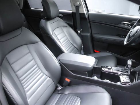 Used 2021 Toyota Camry LE w/ Cold Weather Package image 31