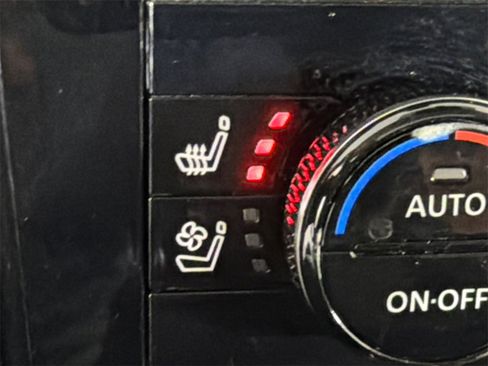 Used 2023 Nissan Armada Platinum w/ Captain's Chairs Package image 33