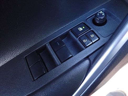 Used 2023 Toyota Corolla Cross LE w/ Moonroof Package FWD image 13
