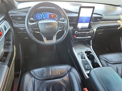 Used 2022 Ford Explorer Platinum w/ Equipment Group 601A image 11