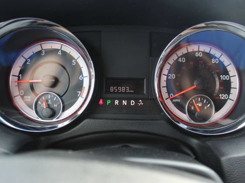Used 2019 Dodge Grand Caravan SXT FWD image 19