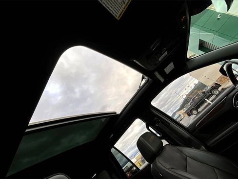 Used 2023 Chevrolet Tahoe High Country image 22