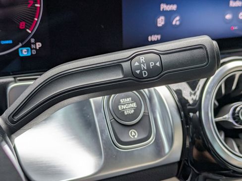 New 2025 Mercedes-Benz GLB 250 image 27