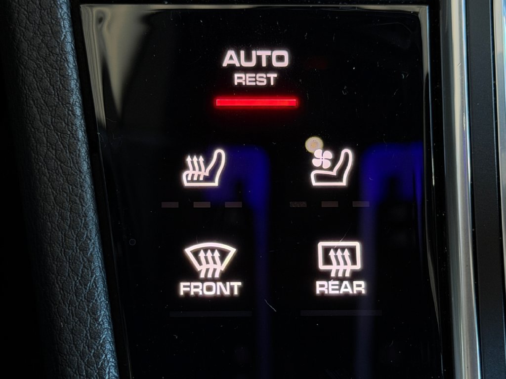 Used 2023 Porsche Cayenne Platinum Edition AWD/4WD image 19