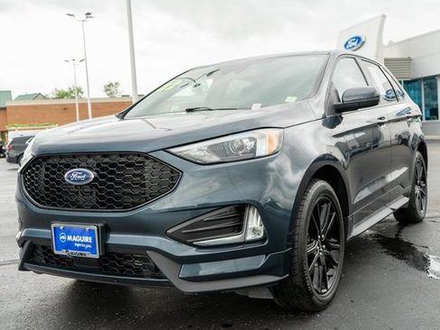 Used 2022 Ford Edge ST-Line w/ Cold Weather Package AWD/4WD image 2