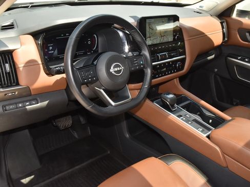 Used 2024 Nissan Pathfinder Platinum FWD image 37