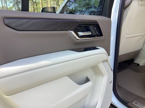 New 2026 GMC Yukon Denali image 21