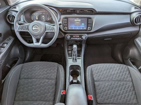 Used 2022 Nissan Kicks SV FWD image 9
