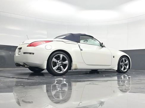 Used 2006 Nissan 350Z Touring image 40