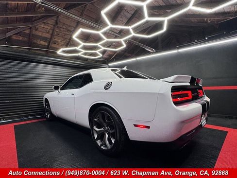 Used 2015 Dodge Challenger SXT Plus w/ Technology Group image 4