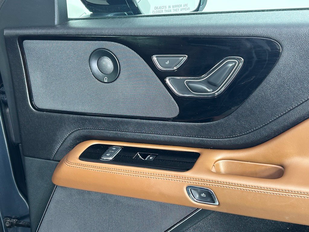 Used 2023 Lincoln Aviator Reserve w/ Elements Package Plus AWD/4WD image 10