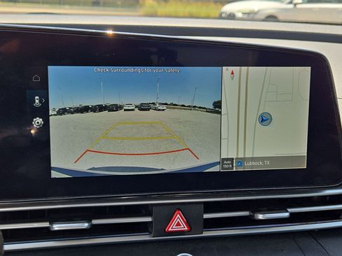 Used 2025 Hyundai Elantra Limited FWD image 18