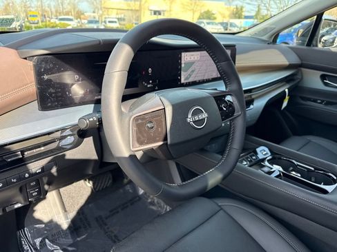 New 2025 Nissan Murano Platinum image 13