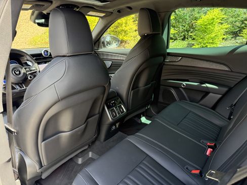 Certified 2025 Maserati Grecale Modena image 30