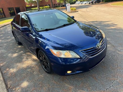 Used 2007 Toyota Camry XLE image 2