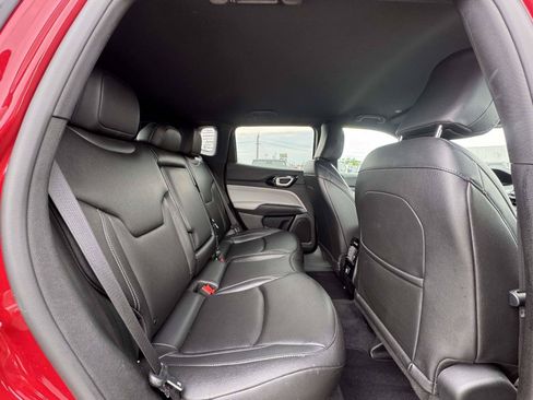 Used 2025 Jeep Compass Limited AWD/4WD image 17