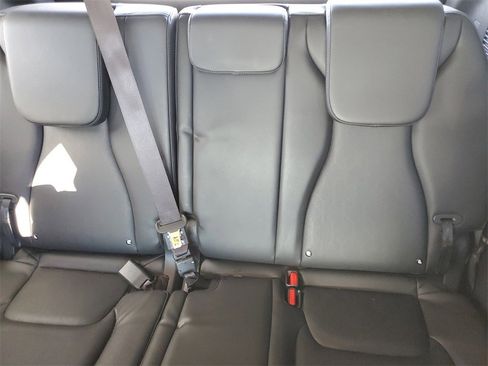 Used 2025 Kia Carnival EX image 22