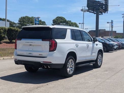 Used 2025 GMC Yukon Denali AWD/4WD image 3