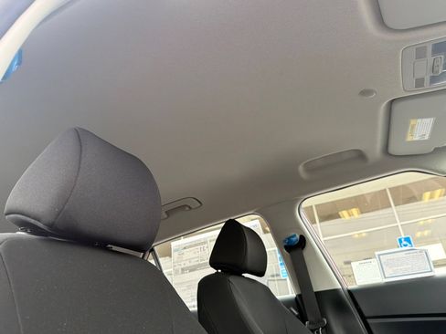 Used 2026 Hyundai Venue SE FWD image 19