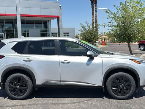 Used 2022 Nissan Rogue SV FWD image 10